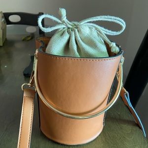 Forever 21 bucket bag